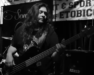 looking for a singer, View more