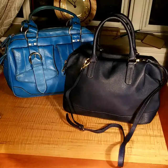 Tommy Hilfiger bag in Women's - Bags & Wallets in City of Toronto - Image 4