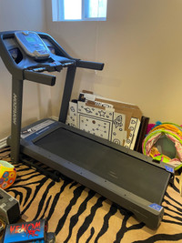 Horizon treadmill CT5.4