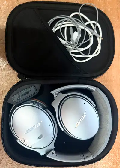 Bose QC35 bluetooth headphones. Great condition as pictures posted Sale $100 cash