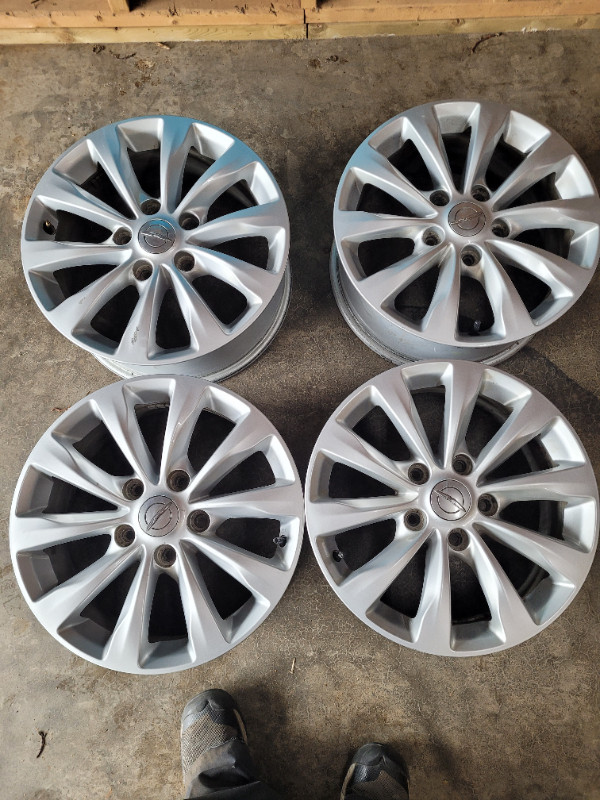 Pacifica Factory Alloy Rims in Tires & Rims in City of Halifax