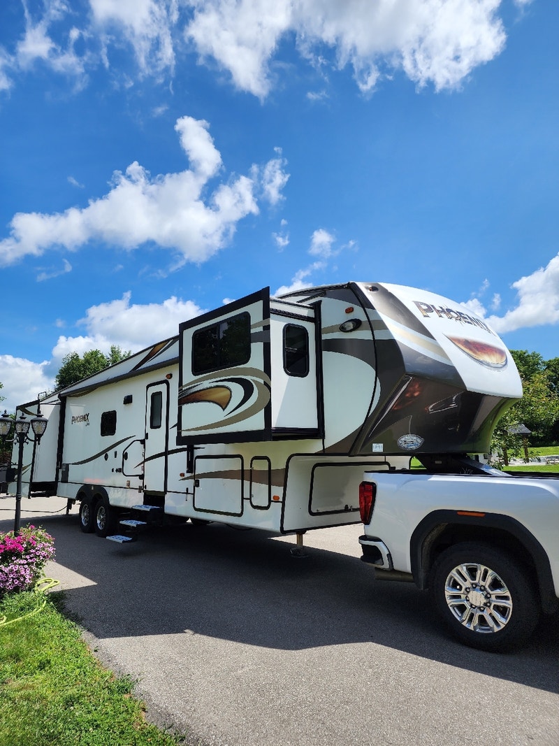 2017 Phoenix Fifth Wheel by Forest River RVs & Motorhomes London