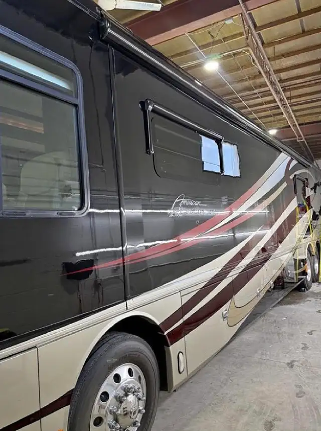 2012 American Revolution 42T – Luxury Diesel Pusher in RVs & Motorhomes in Revelstoke - Image 4