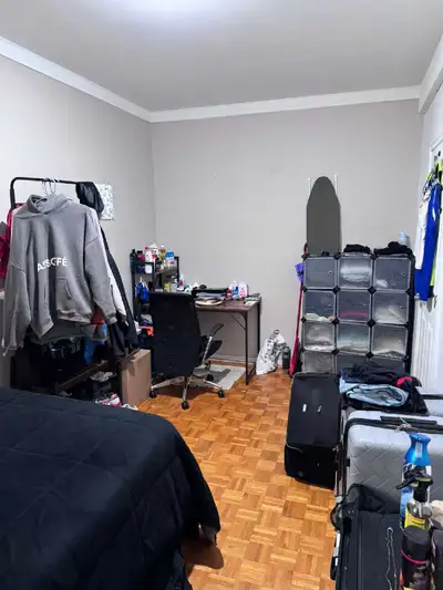 Chambre a louer sur le voulevard dacarie. Libre immediatement. Contactez moi pour plus d'information...