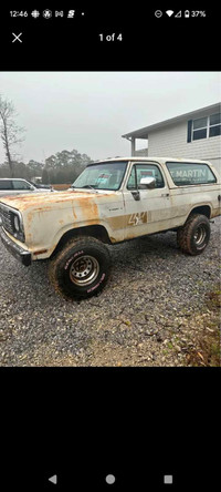 Looking for dodge Ramcharger 
