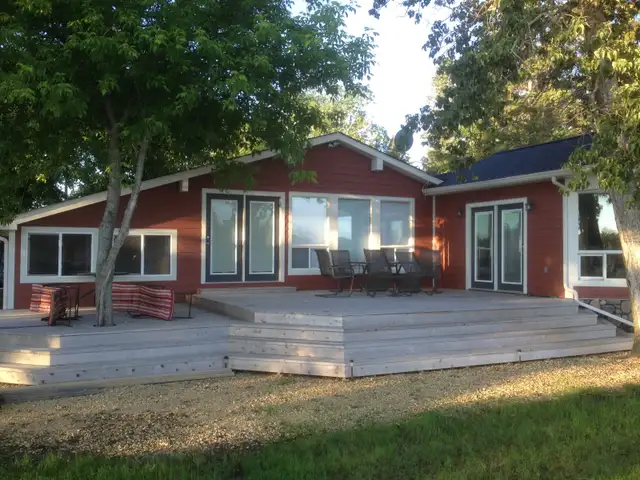 Escape to Netley Creek in Manitoba in Canada - Image 3