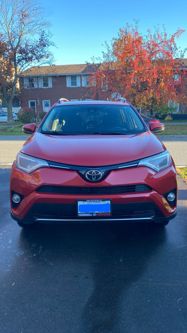 Toyota Rav 4 XLE  2017 in Cars & Trucks in Ottawa