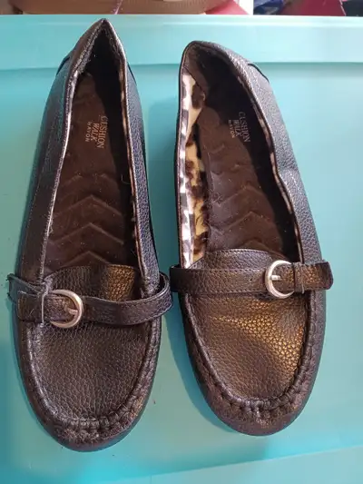 Avon Cushion Walk black shoes Sz 9W, View more