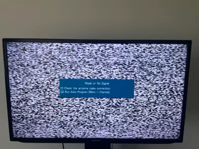 40” LED TV - wall mountable , no legs/stand Samsung UN40EH5000F HDMI x 2 USB x 1 Slim Profile Design