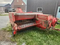 MF 224 Baler with Thrower