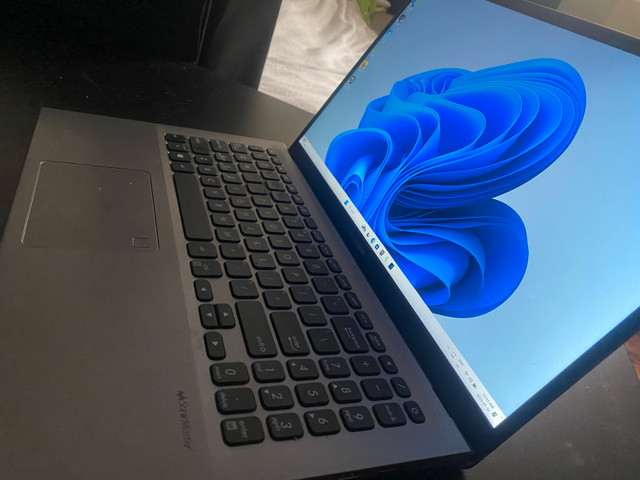 2025 Asus Laptop in Laptops in Markham / York Region - Image 3