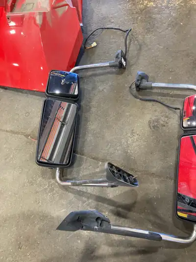 Mirrors heated with signal/marker lights, complete with arms 600 each Off a 2012 International