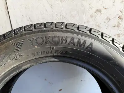 I am selling a set of Yokohama Ice Guard G075 winter tires, sized at 225/60R17 99T. These tires were...