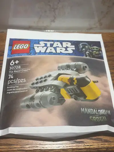 LEGO Star Wars set 30728 features The Razor Crest with 74 pieces. Building toy for ages 6+. Great se...