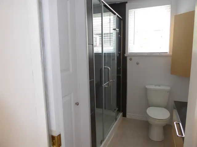 Logement 3 1/2 lumineux à deux pas du vieux Lévis in Long Term Rentals in Lévis - Image 11