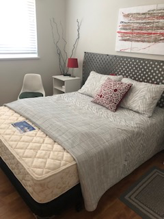 Queen size mattress & iron bed frame in Beds & Mattresses in Penticton - Image 5