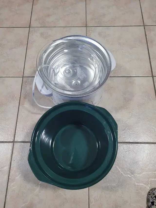 Rival Crock-Pot in Microwaves & Cookers in Oakville / Halton Region - Image 4