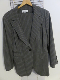 Womens high end 3 piece suit 14 / 16 jacket skirt dress pants