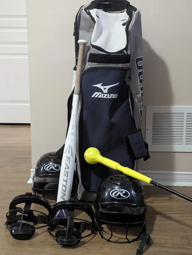 Softball/Baseball Equipment Bag in Baseball & Softball in Oshawa / Durham Region - Image 2