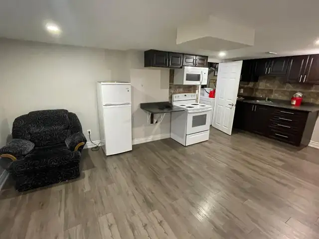 Basement for Rent (Gujarati Vegetarian preferred)  in Long Term Rentals in Mississauga / Peel Region - Image 7