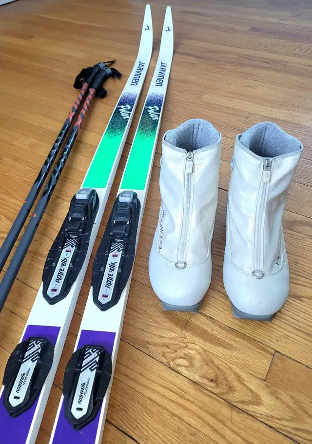 Cross Country Ski set Waxless - Womens 6 - 11 / Youth/Mens 5-10 in Ski in Winnipeg - Image 5