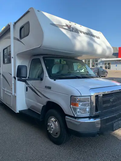 Excellent Beautiful , 31,5’ 4 season insulated, motorhome with the excelllent ford e450, v10. 111,90...