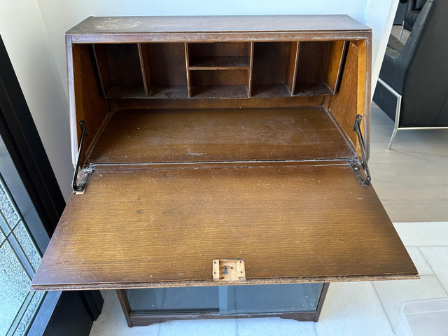 Antique solid wood drop leaf writing desk mail secretary hutch in Hutches & Display Cabinets in City of Toronto - Image 4