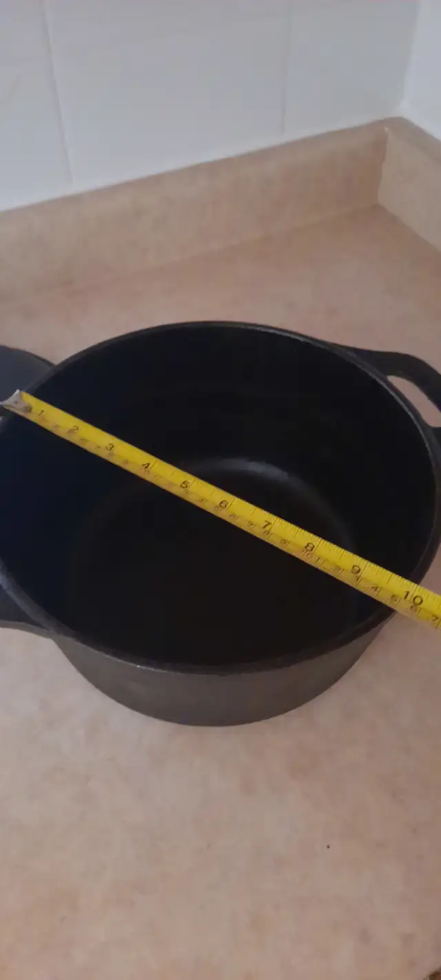 Superior Quality Cast Iron Dutch Oven Pot With a Lid in Kitchen & Dining Wares in City of Toronto - Image 5