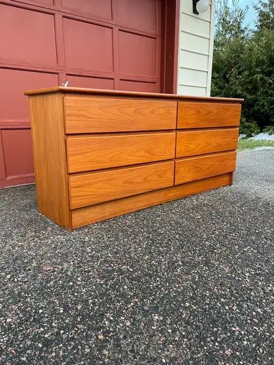 Midcentury Modern Teak 6 Drawer Dresser. In great condition. Drawers are are on tracks and open very...
