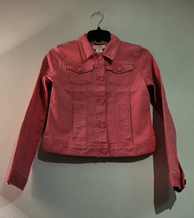 Youth Girls Size 14 Pink Color Denim Jacket in Kids & Youth in Burnaby/New Westminster - Image 3