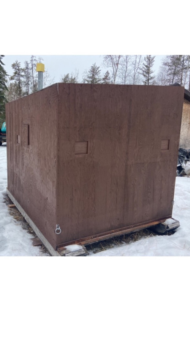 Ice fishing shack in Fishing, Camping & Outdoors in Saskatoon - Image 2