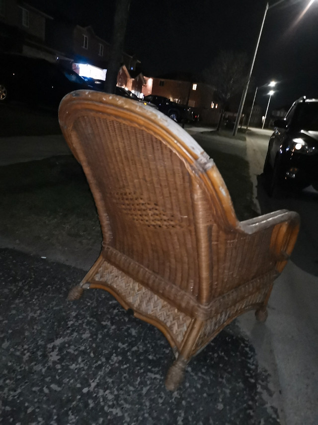 FREEE Boca Rattan single outdoor Wicker chair. Free Stuff Barrie