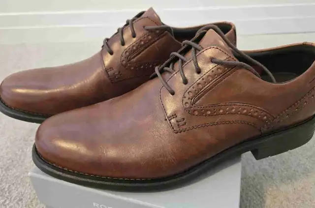 Rockport Leather Dress Shoes in Men's Shoes in Markham / York Region - Image 2