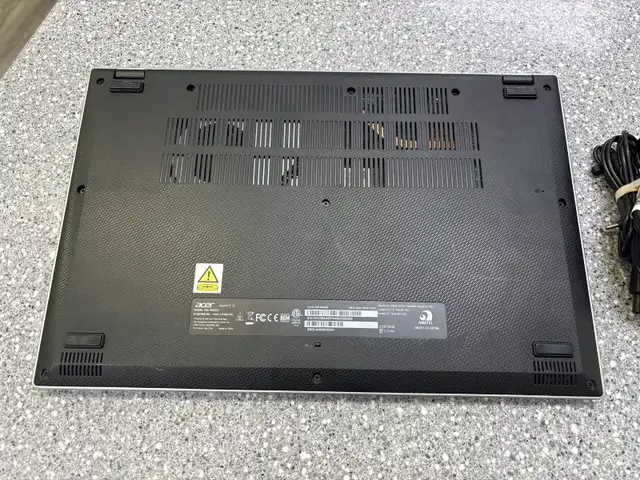 Acer Aspire 3 AMD Athlon Silver 7120U 8GB 256GB Laptop in Laptops in Oshawa / Durham Region - Image 4