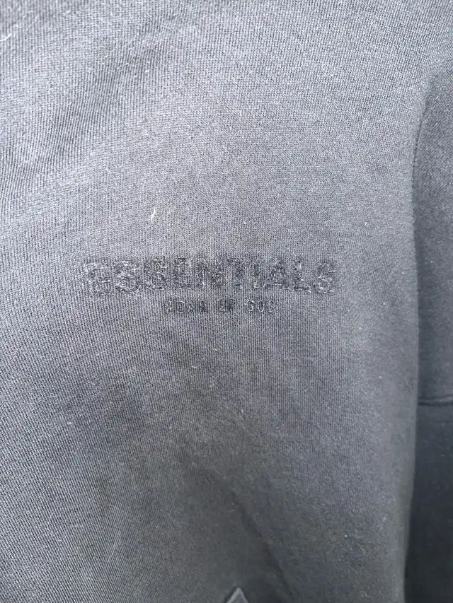 Essentials Hoodie XXL in Men's in City of Toronto - Image 3