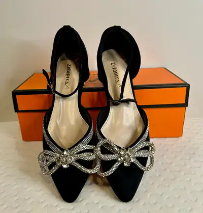 Zelaprox Women’s Black Rhinestone Bow Flats – Size 35, View more
