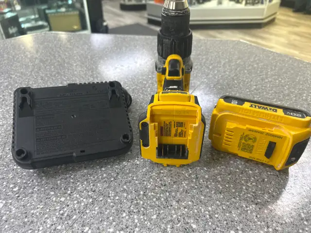 Dewalt DCD805 20V Brushless 1/2” Hammerdrill Kit in Power Tools in Oshawa / Durham Region - Image 4