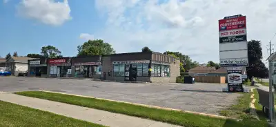 1200 sq feet retail space for lease available May 1 436 Dundas St W Belleville unit 2 Great exposure...