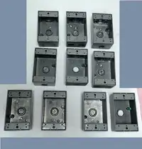 LOT OF 10  SINGLE GANG OUTLET BOXES 1/2"  IN   4 INLETS