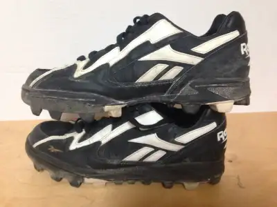 A really nice lot of used baseball softball equipment. The items are all used but in really good sha...