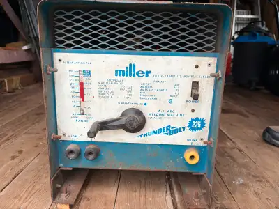 Miller thunderbolt 225 welder Older miller welder Working fine