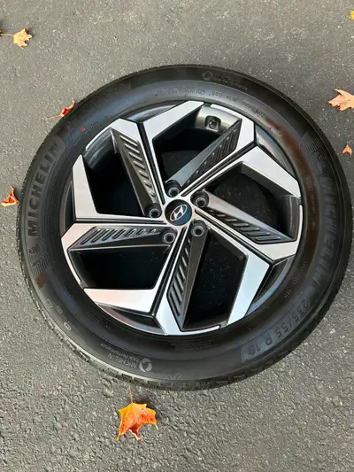 set of 4 four tires and rims for Hyundai Santa Fe or Tucson Michelin all season tires 235/55R19 on N...