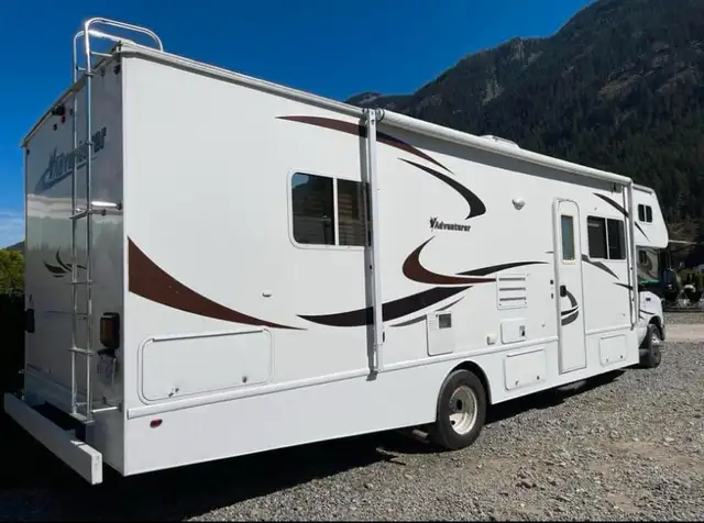 2011 E450 Ford Adventurer in RVs & Motorhomes in Delta/Surrey/Langley - Image 3