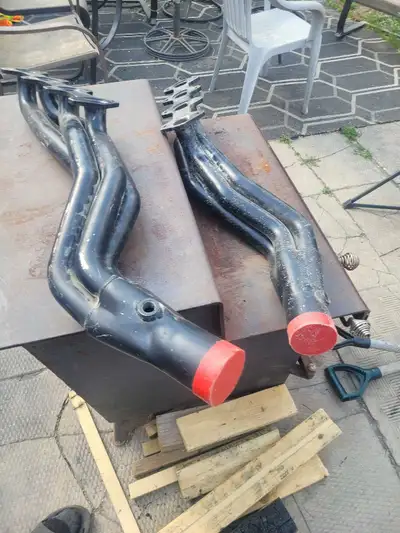 Have a pair of pace setter headers for sale was gonna put them in my 07 f150 and went with a differe...