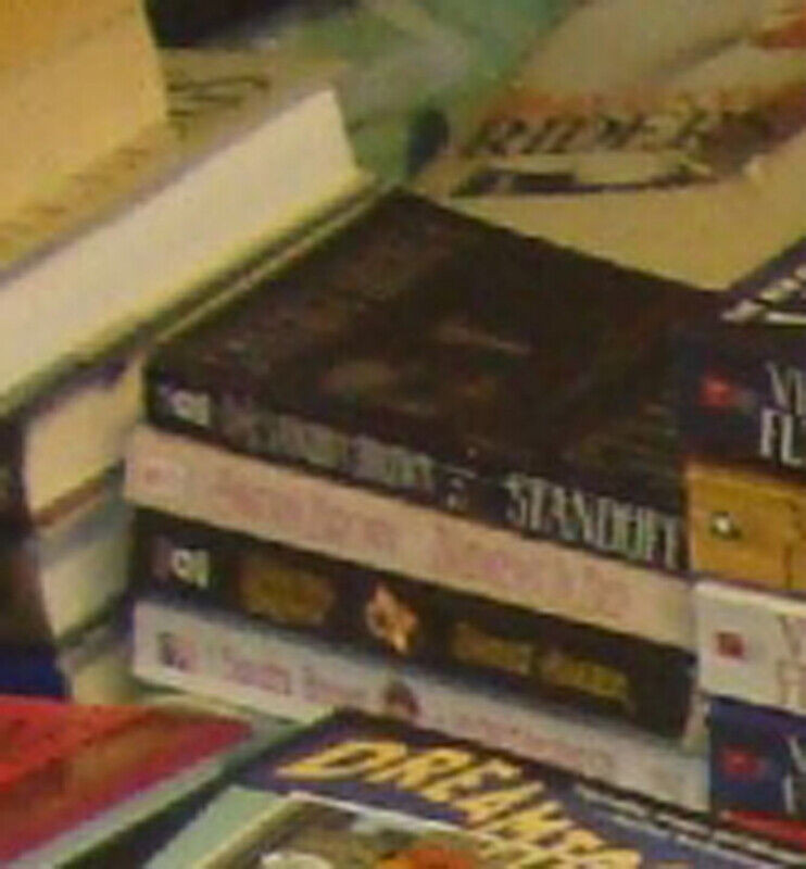 Like New Sandra Brown Books 2 each Fiction Ottawa Kijiji