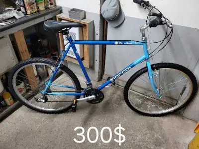 Velo de montagne norco bleu 21 vitesses roues 26po cadre 23po , View more