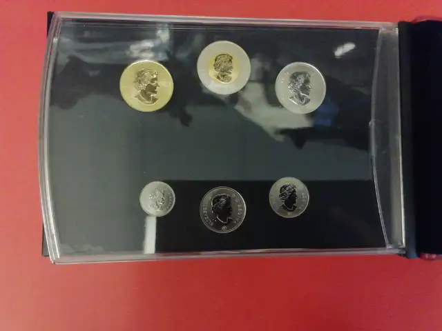 Royal Canadian Mint Coin Set 2018 Specimen Set Burrowing Owl in Arts & Collectibles in Mississauga / Peel Region - Image 5