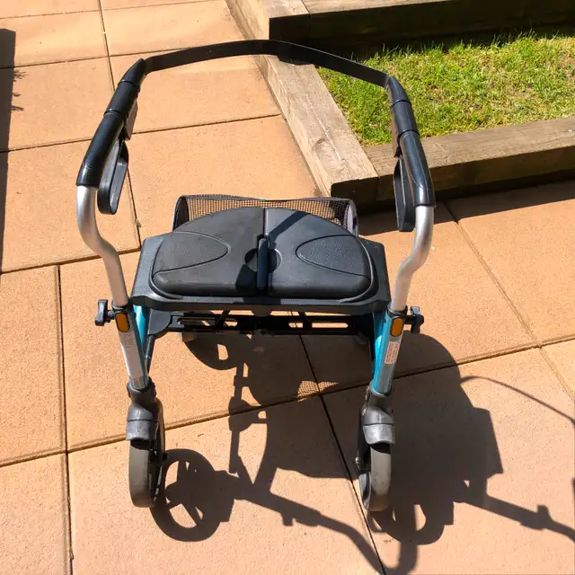 Evolution Xpresso Mini Walker in Health & Special Needs in Chilliwack - Image 4