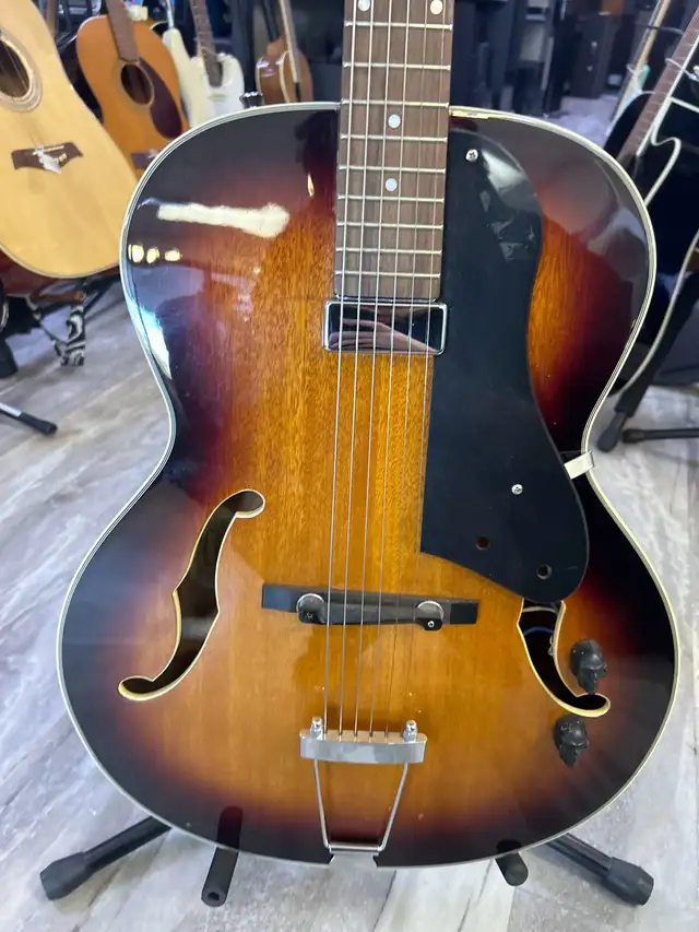 Washburn HB-15/TSK Hollowbody Electric Guitar  in Guitars in Oshawa / Durham Region - Image 4