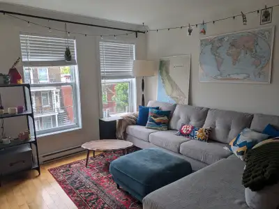 2bed/2bath with rooftop deck, steps away from de l'Église